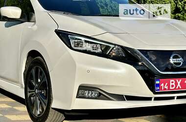 Хэтчбек Nissan Leaf 2022 в Самборе