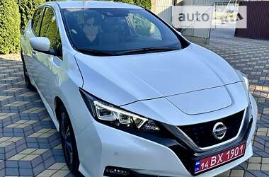 Хэтчбек Nissan Leaf 2022 в Самборе