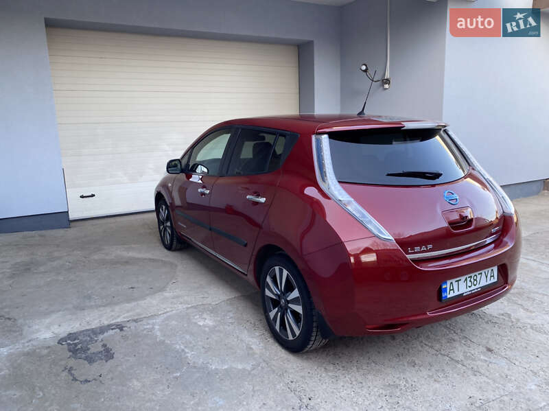 Хэтчбек Nissan Leaf 2016 в Снятине