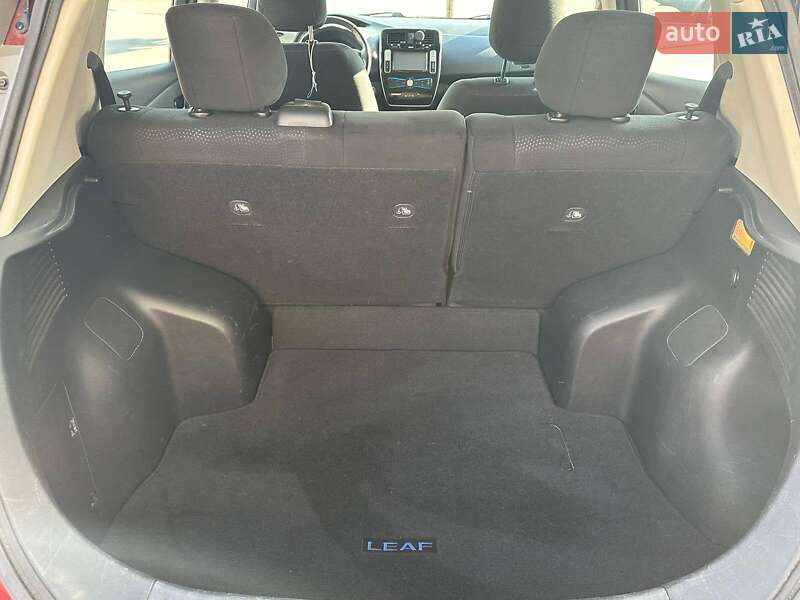 Хэтчбек Nissan Leaf 2014 в Полонном