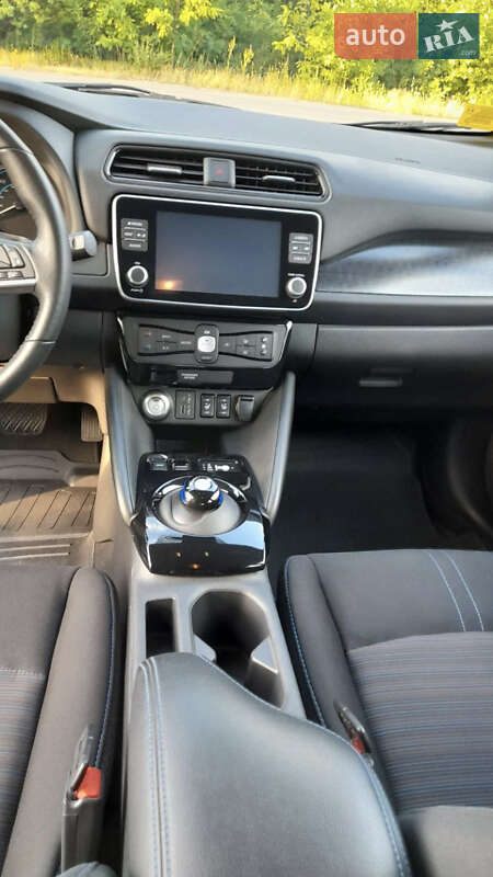 Хэтчбек Nissan Leaf 2020 в Днепре