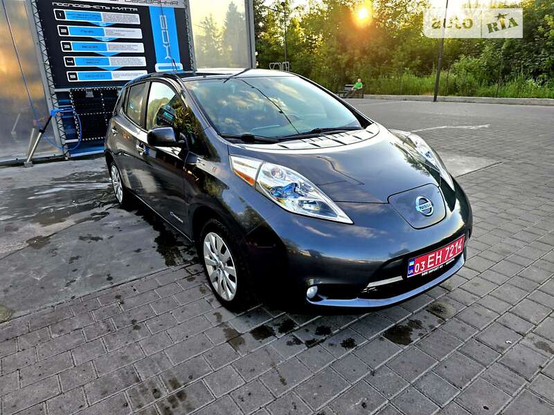 Хетчбек Nissan Leaf 2013 в Луцьку