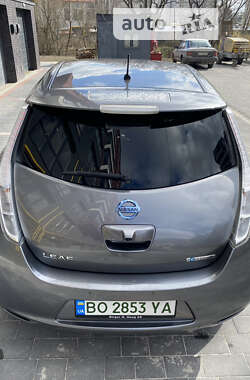 Хэтчбек Nissan Leaf 2015 в Тернополе