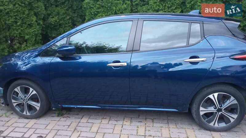 Хетчбек Nissan Leaf 2018 в Черкасах