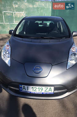 Хэтчбек Nissan Leaf 2016 в 
