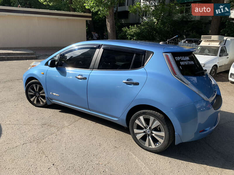 Хэтчбек Nissan Leaf 2013 в Одессе