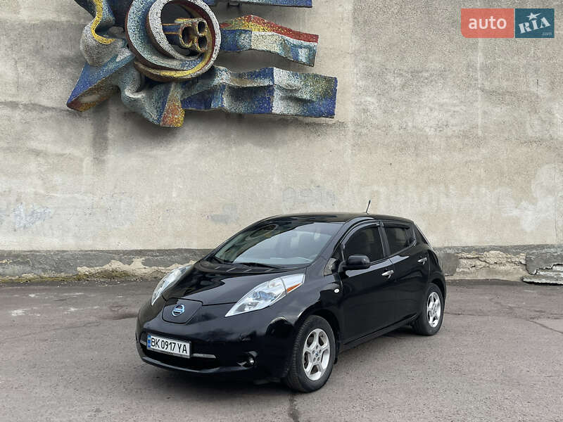 Хетчбек Nissan Leaf 2011 в Рівному