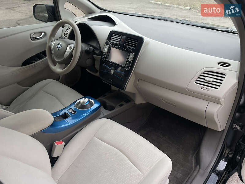 Хетчбек Nissan Leaf 2011 в Рівному