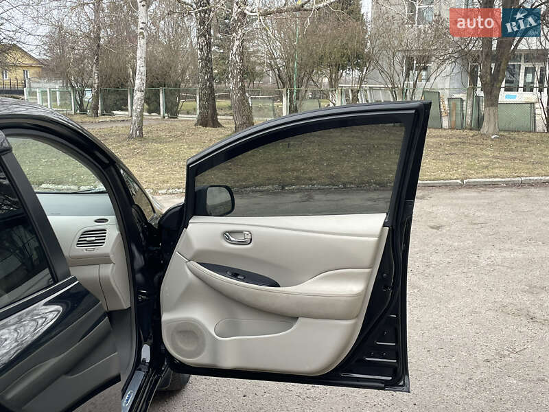 Хетчбек Nissan Leaf 2011 в Рівному