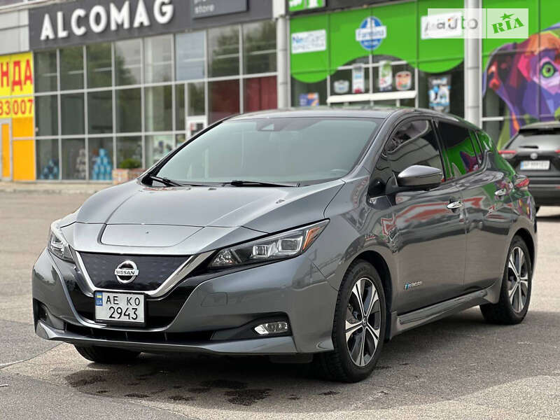 Хэтчбек Nissan Leaf 2017 в Днепре