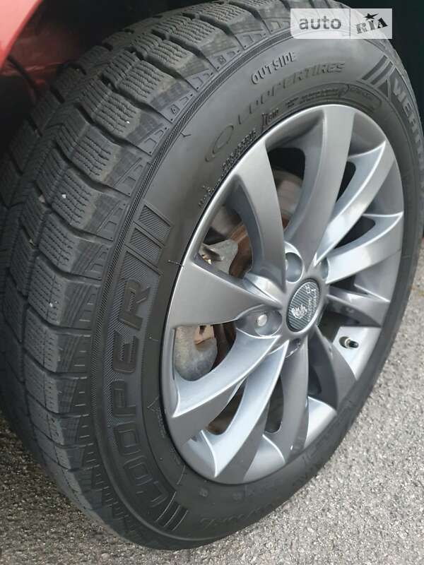 Хэтчбек Nissan Leaf 2015 в Днепре