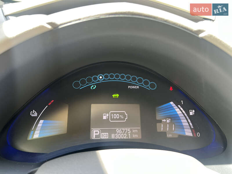 Хэтчбек Nissan Leaf 2013 в Одессе