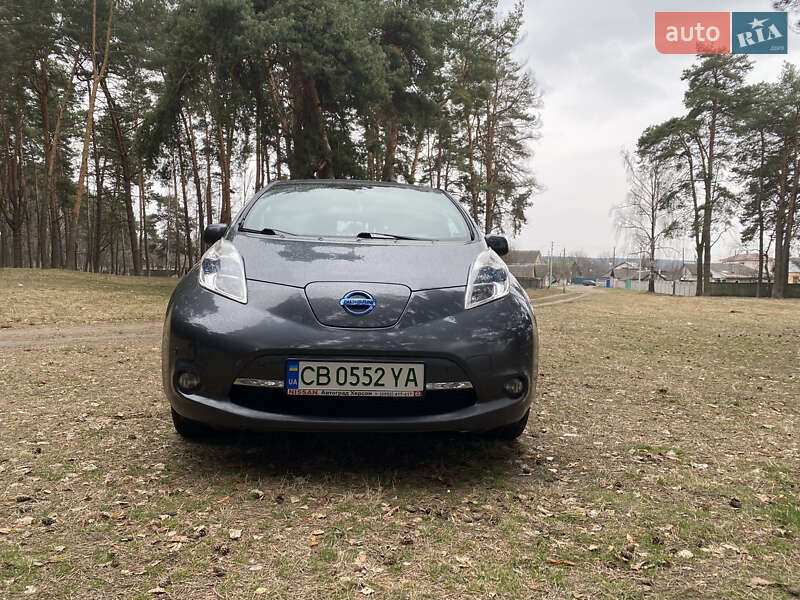 Хетчбек Nissan Leaf 2013 в Чернігові