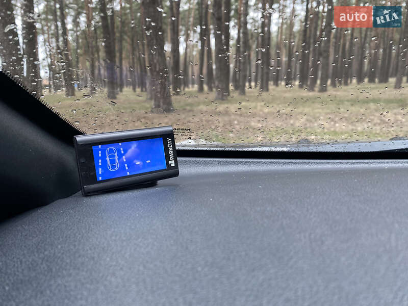 Хетчбек Nissan Leaf 2013 в Чернігові