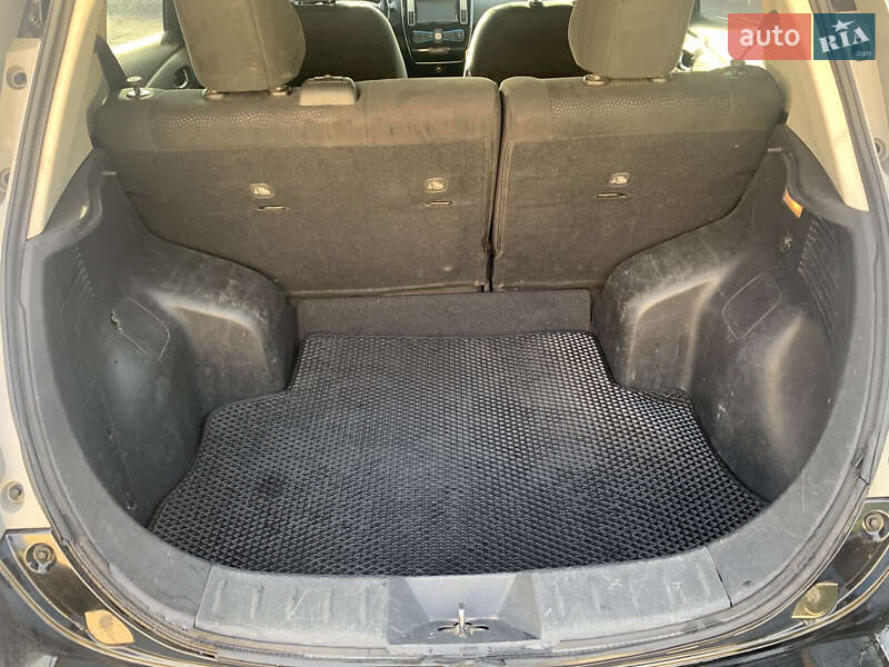 Хэтчбек Nissan Leaf 2015 в Запорожье фото 9 Хэтчбек Nissan Leaf 2015 в Запорожье