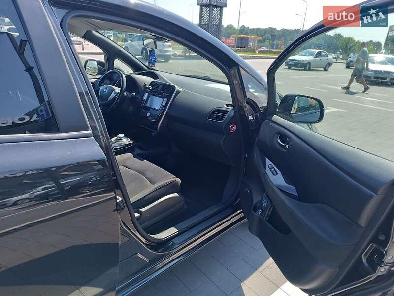 Хэтчбек Nissan Leaf 2015 в Луцке