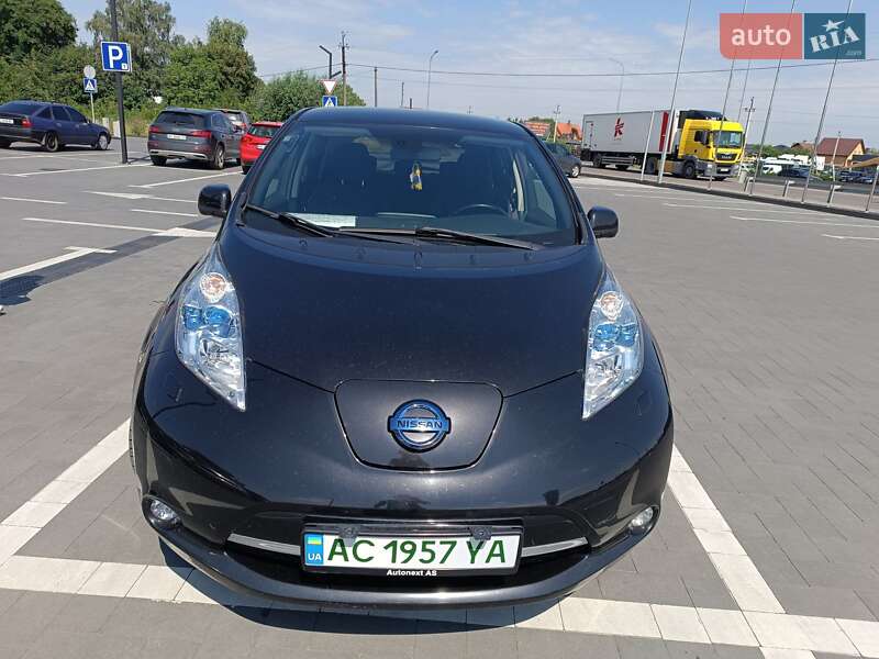 Хэтчбек Nissan Leaf 2015 в Луцке