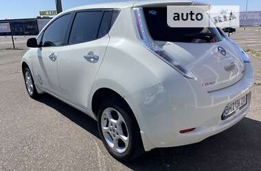 Хэтчбек Nissan Leaf 2011 в Одессе