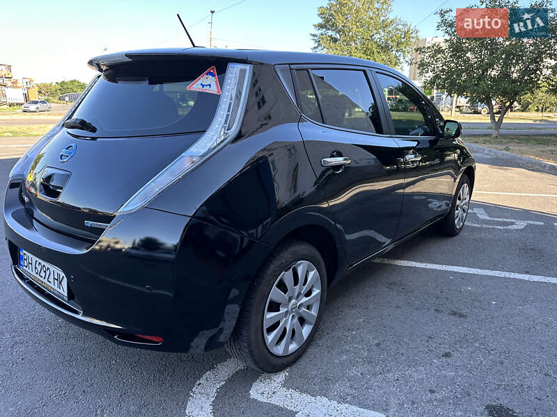 Хэтчбек Nissan Leaf 2015 в Одессе