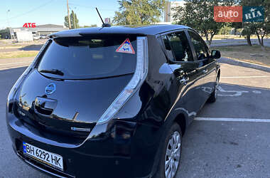 Хэтчбек Nissan Leaf 2015 в Одессе