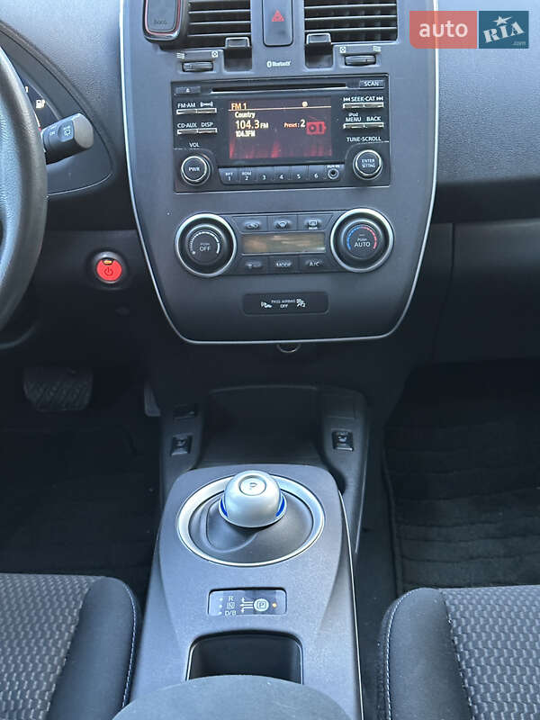 Хэтчбек Nissan Leaf 2015 в Одессе