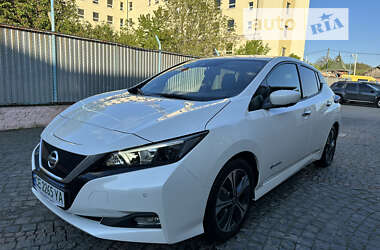 Хетчбек Nissan Leaf 2019 в Чернівцях