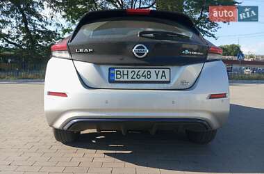 Хэтчбек Nissan Leaf 2021 в 