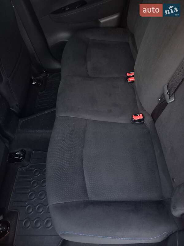 Хэтчбек Nissan Leaf 2015 в Киеве