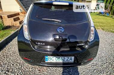Хэтчбек Nissan Leaf 2015 в 