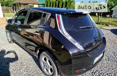 Хэтчбек Nissan Leaf 2015 в 