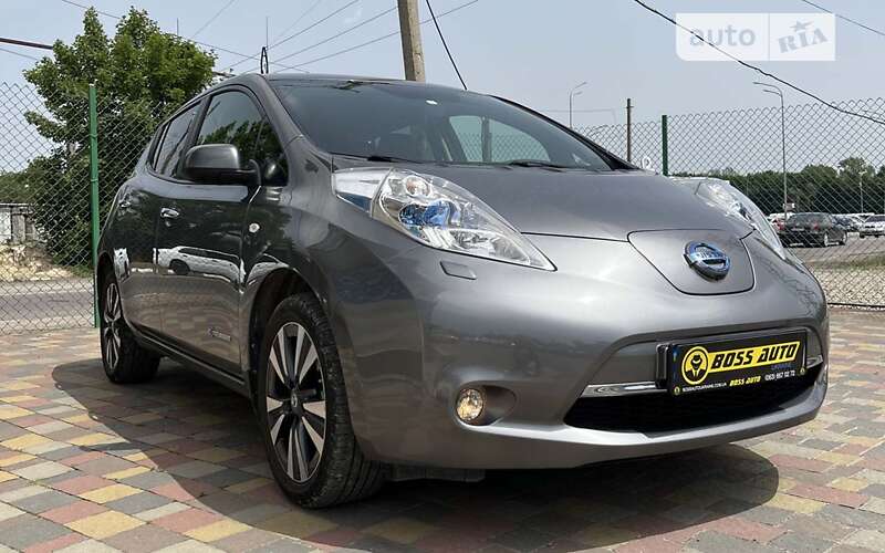 Хетчбек Nissan Leaf 2015 в Стрию