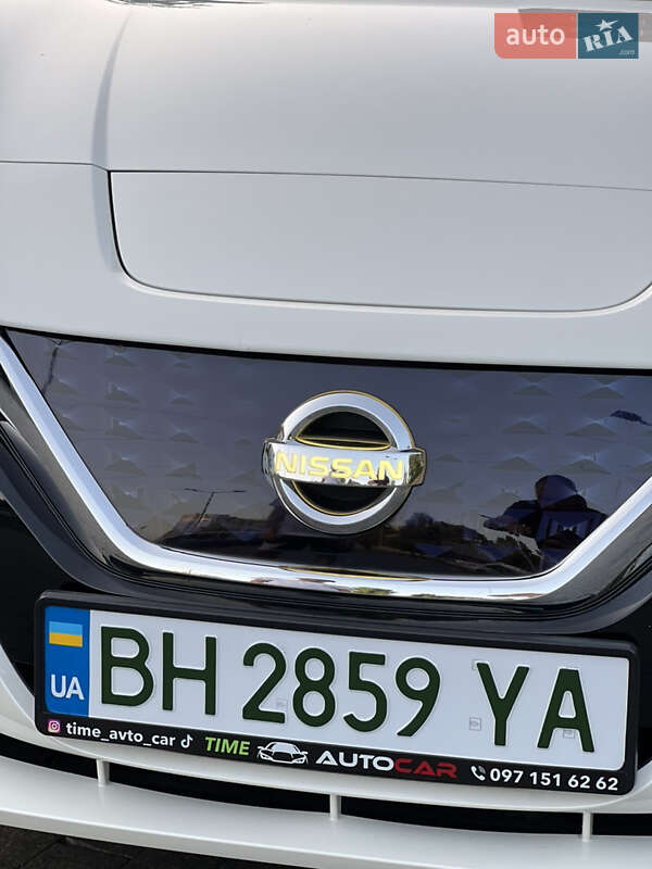 Хэтчбек Nissan Leaf 2017 в Одессе