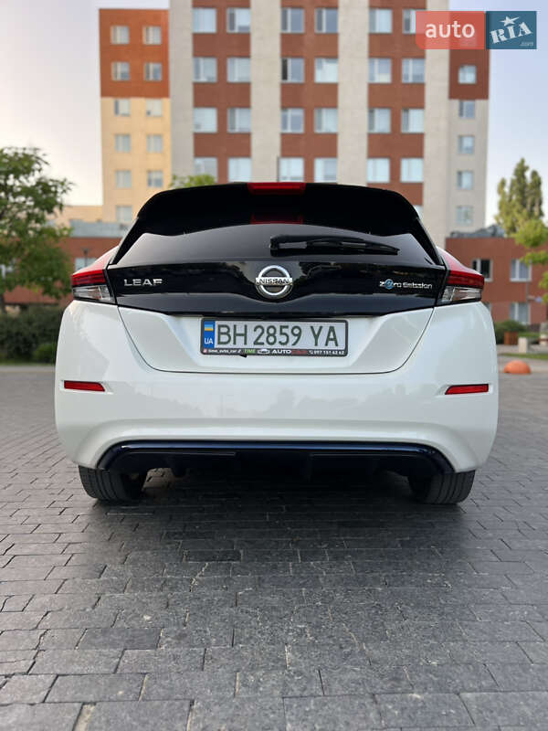 Хэтчбек Nissan Leaf 2017 в Одессе
