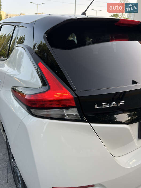 Хэтчбек Nissan Leaf 2017 в Одессе