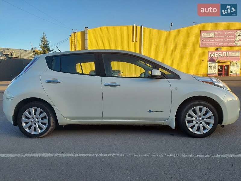 Хэтчбек Nissan Leaf 2015 в Житомире