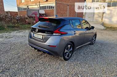 Хетчбек Nissan Leaf 2018 в Чернівцях