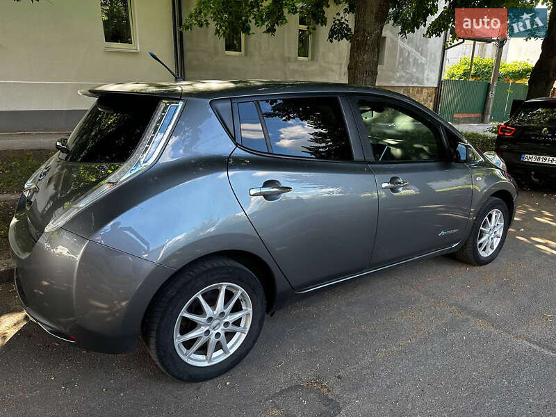 Хэтчбек Nissan Leaf 2013 в Житомире