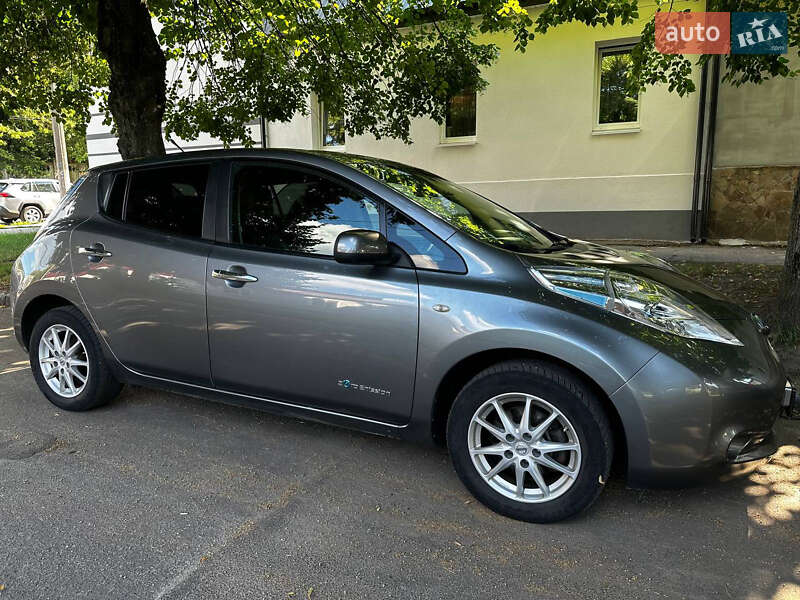 Хэтчбек Nissan Leaf 2013 в Житомире