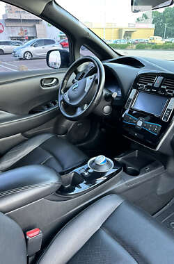 Хетчбек Nissan Leaf 2013 в Житомирі