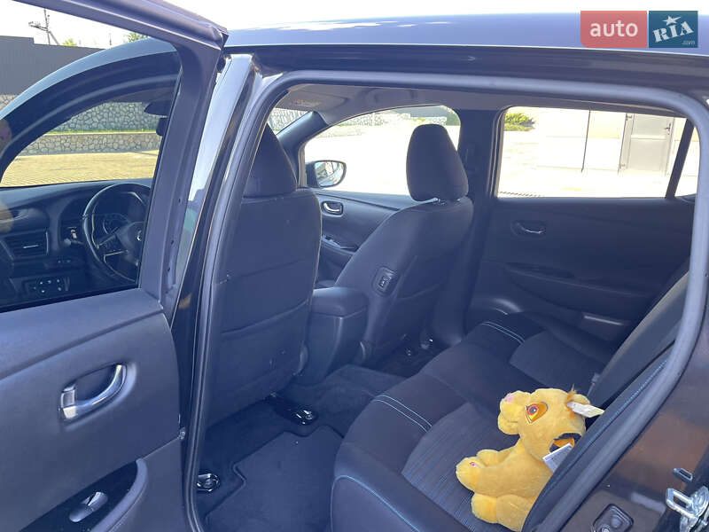 Хэтчбек Nissan Leaf 2018 в Волочиске