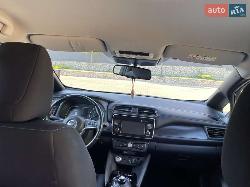 Хэтчбек Nissan Leaf 2018 в Волочиске