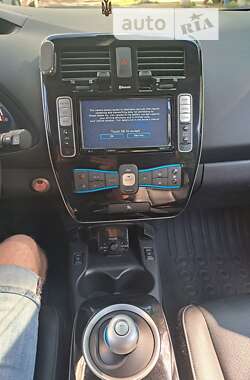 Хэтчбек Nissan Leaf 2013 в Вишневом