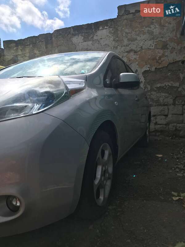 Хэтчбек Nissan Leaf 2012 в Одессе фото 3 Хэтчбек Nissan Leaf 2012 в Одессе