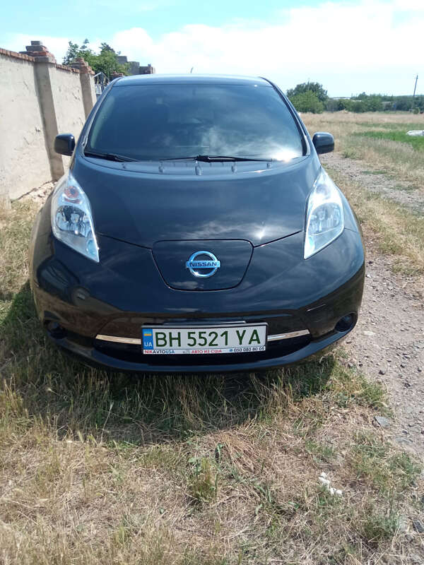 Хэтчбек Nissan Leaf 2017 в 