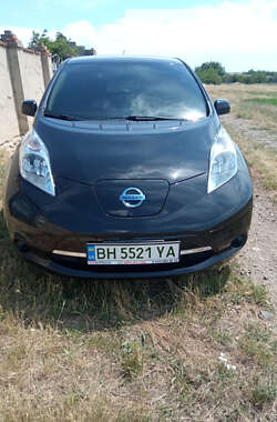 Хэтчбек Nissan Leaf 2017 в 