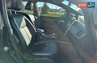 Хетчбек Nissan Leaf 2015 в 