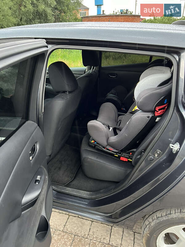 Хэтчбек Nissan Leaf 2013 в Винниках