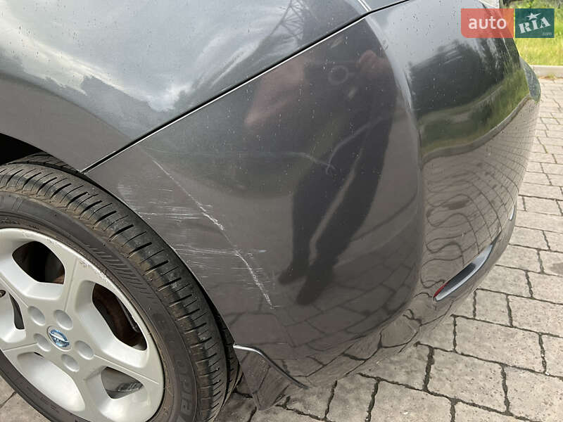 Хэтчбек Nissan Leaf 2013 в Винниках