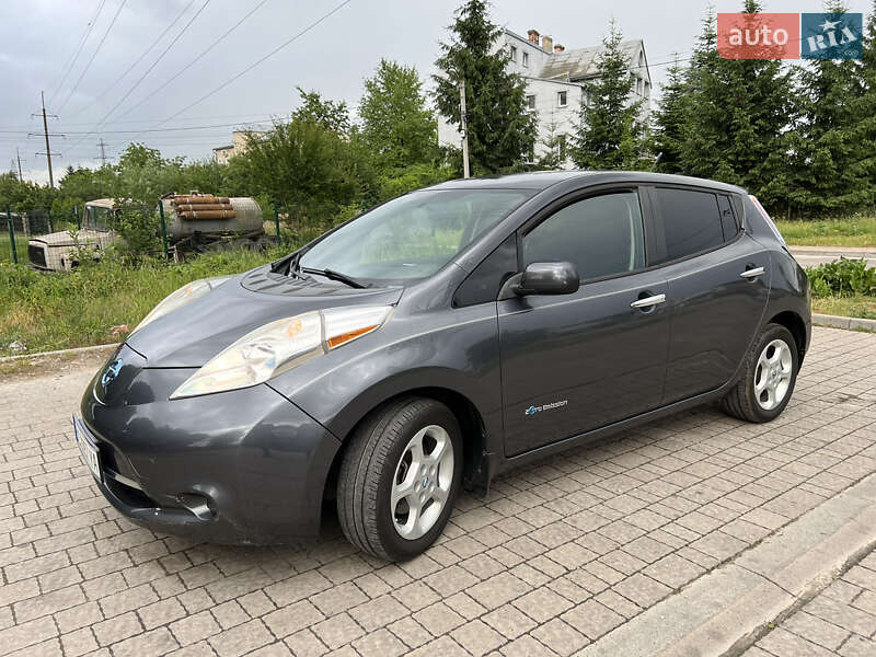 Хэтчбек Nissan Leaf 2013 в Винниках