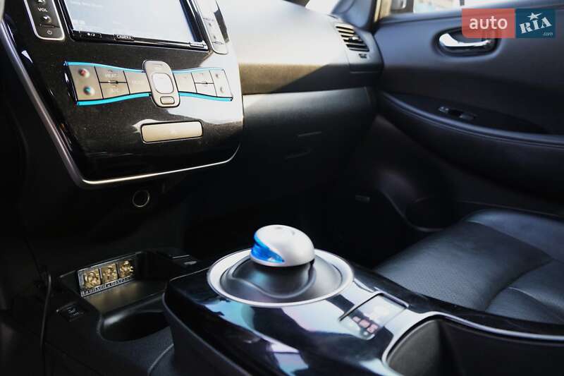 Хэтчбек Nissan Leaf 2013 в Харькове